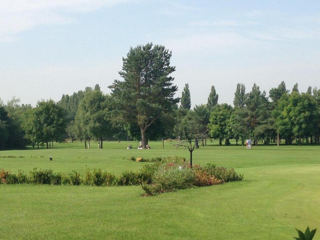 فندق Calderfields Golf & Country Club والسال المظهر الخارجي الصورة